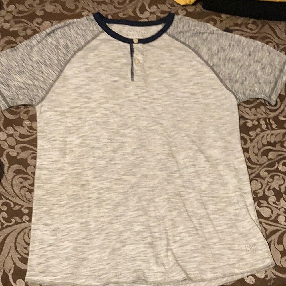 Grey tshirt